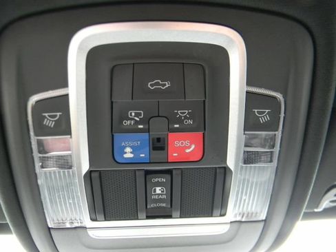 Used 2020 RAM 1500 Laramie w/ Sport Appearance Package AWD/4WD image 19