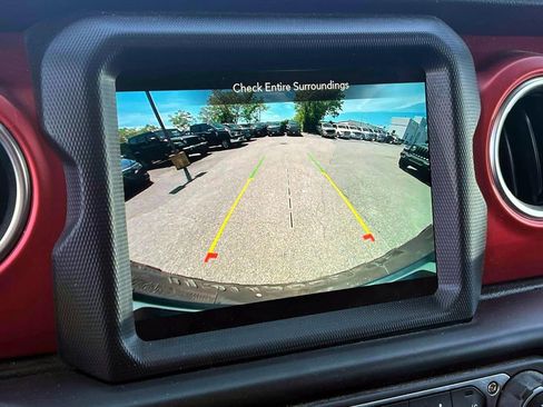 Certified 2022 Jeep Wrangler Unlimited Rubicon w/ Safety Group AWD/4WD image 32