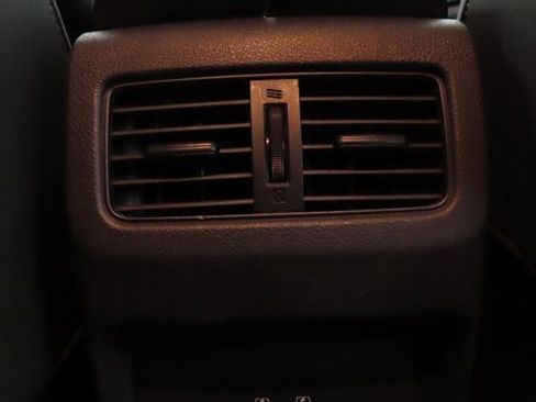 Used 2023 Nissan Rogue SV image 30