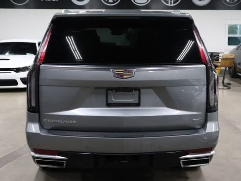 Used 2023 Cadillac Escalade ESV Premium Luxury Platinum AWD/4WD image 4