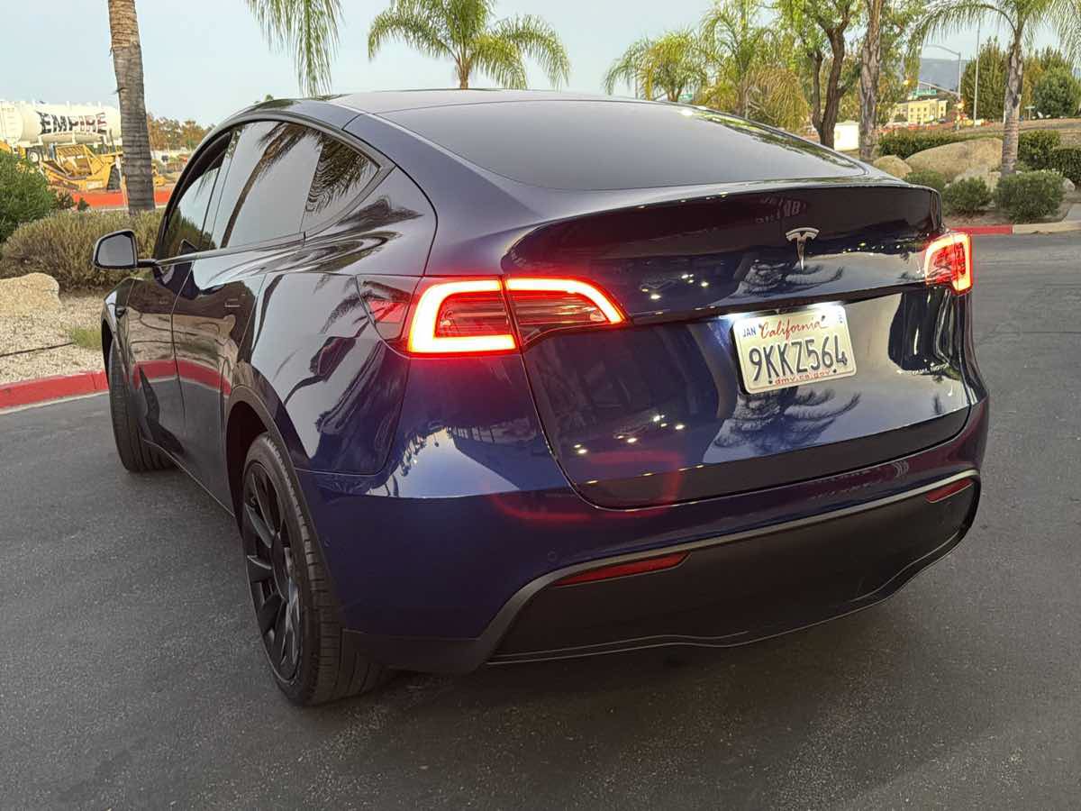 Used 2021 Tesla Model Y Long Range AWD/4WD image 15