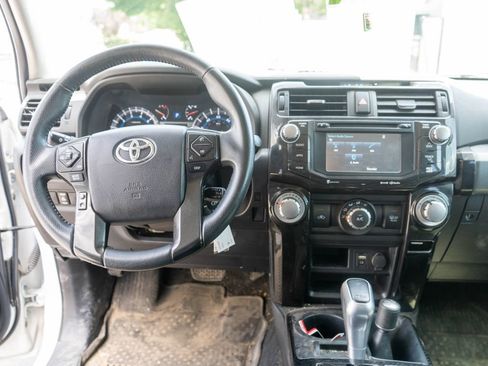 Used 2018 Toyota 4Runner TRD Off-Road Premium AWD/4WD image 14