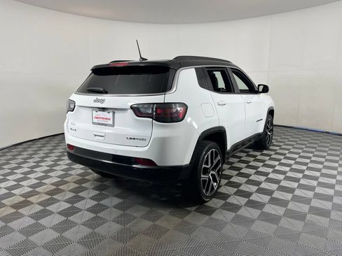 Used 2025 Jeep Compass Limited w/ Elite Group AWD/4WD image 5