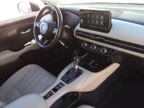 Certified 2023 Honda HR-V EX-L image 10