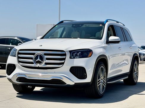 Used 2026 Mercedes-Benz GLS 450 4MATIC image 6