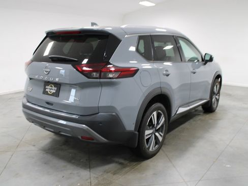 Used 2023 Nissan Rogue SL w/ SL Premium Package image 9