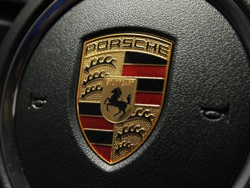 Certified 2026 Porsche Macan AWD/4WD image 23