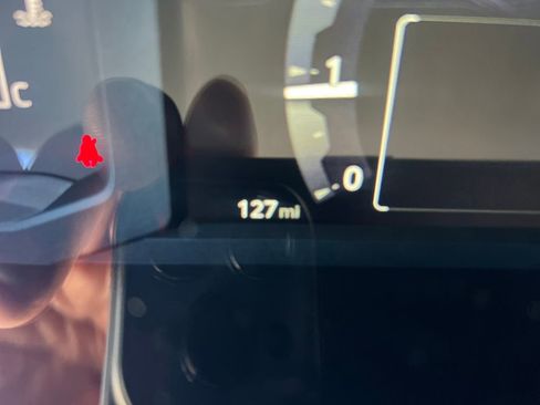 Used 2025 Toyota Tacoma SR image 16