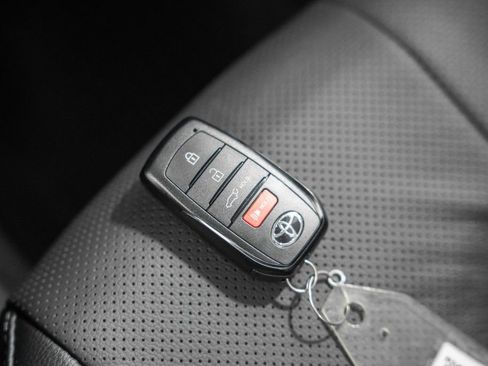 New 2026 Toyota Highlander Platinum image 51