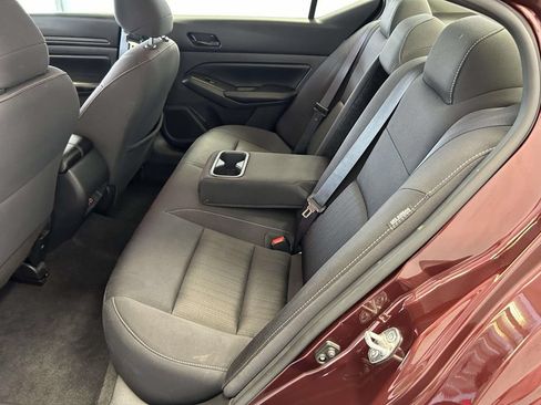 Used 2024 Nissan Altima 2.5 SV FWD image 14
