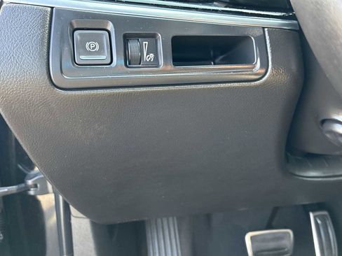 Certified 2024 Cadillac XT6 Sport image 18