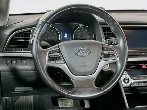 Used 2017 Hyundai Elantra Limited FWD image 18