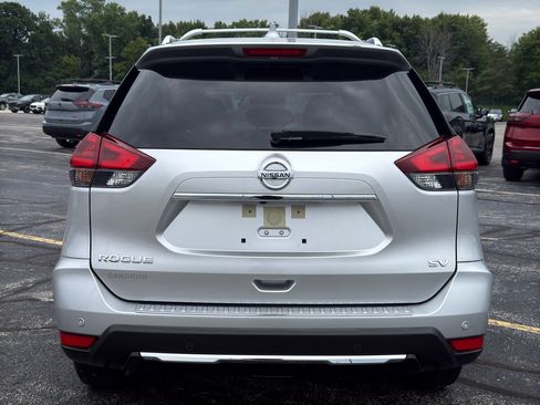 Used 2019 Nissan Rogue SV w/ Premium Package FWD image 7