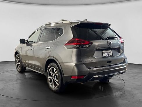 Used 2019 Nissan Rogue SV w/ Sun & Sound Touring Package AWD/4WD image 8