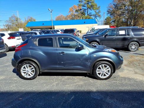 Used 2011 Nissan Juke SV image 2