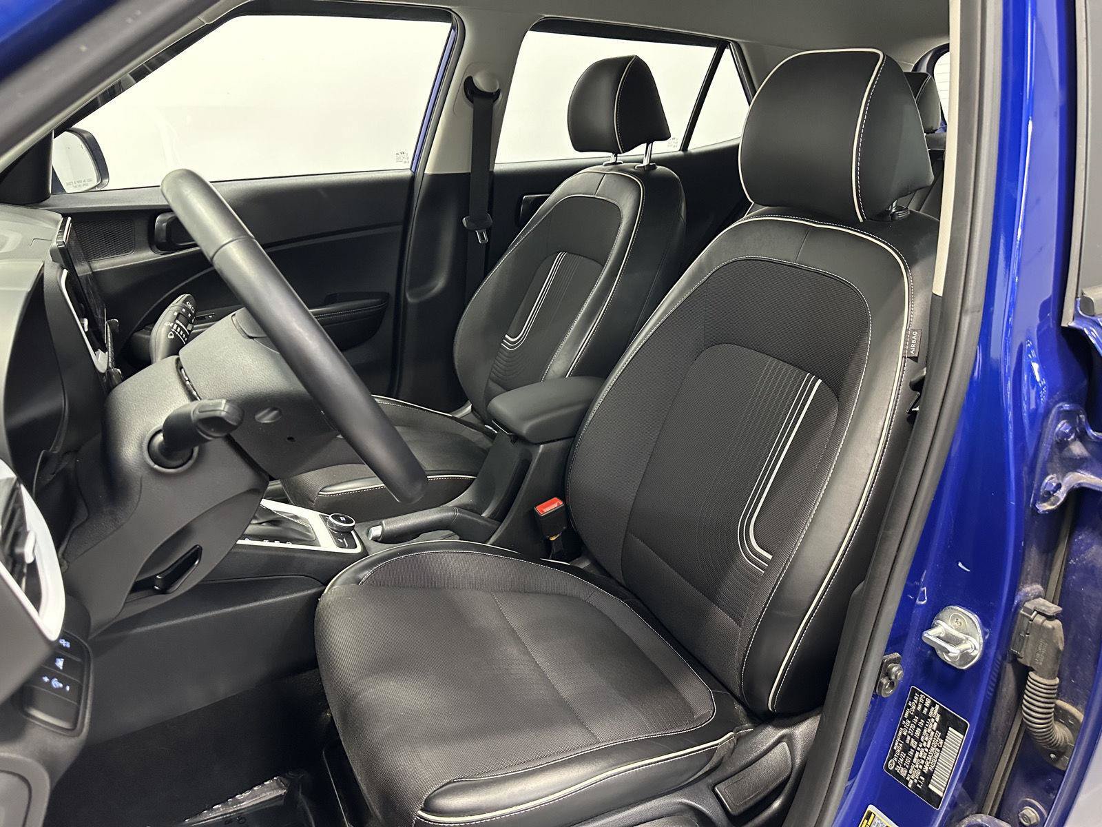 Used 2022 Hyundai Venue Limited FWD image 15