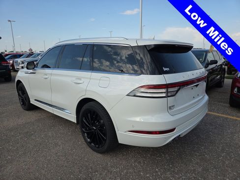 Used 2022 Lincoln Aviator Reserve w/ Equipment Group 201A AWD/4WD image 3
