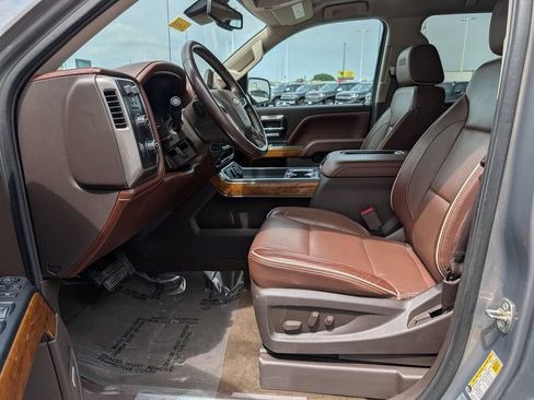 Used 2017 Chevrolet Silverado 1500 High Country AWD/4WD image 13