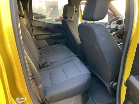 Used 2023 Chevrolet Colorado Trail Boss w/ Technology Package image 32