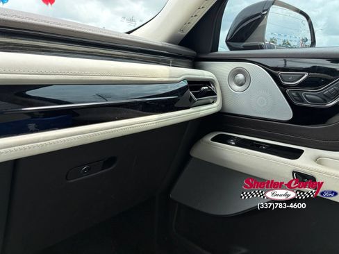 Used 2023 Lincoln Aviator Black Label w/ Dynamic Handling Package AWD/4WD image 37