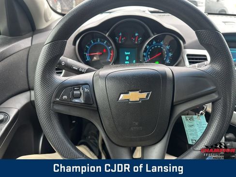 Used 2011 Chevrolet Cruze LT FWD image 18