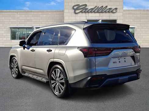 Used 2023 Lexus LX 600 4WD w/ Luxury Package image 4