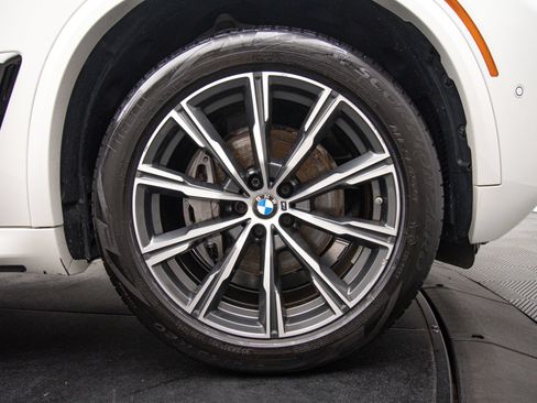 Used 2024 BMW X5 xDrive40i w/ M Sport Package AWD/4WD image 31