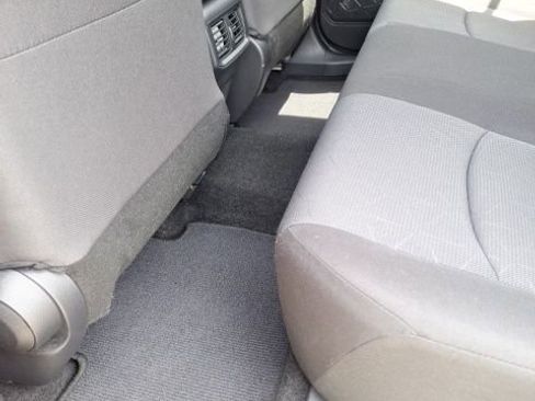 Used 2019 Toyota RAV4 XLE w/ Carpet Mat Package AWD/4WD image 16