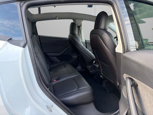 Used 2020 Tesla Model Y Long Range image 12