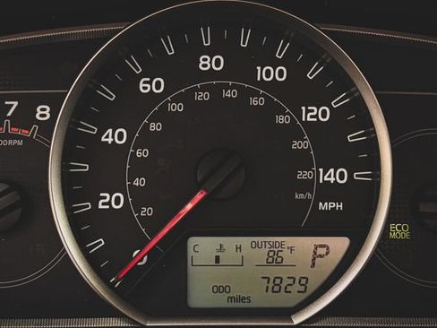 Used 2015 Toyota RAV4 LE FWD image 5