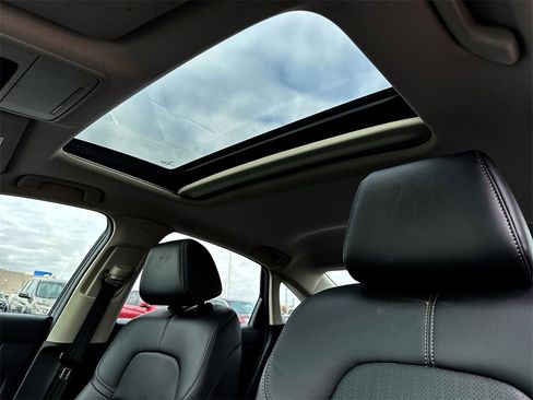 Used 2024 Honda Civic Touring image 22