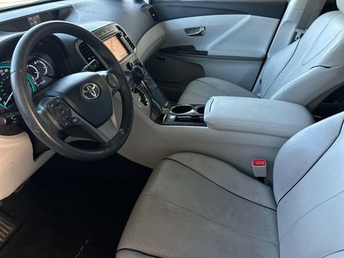 Used 2013 Toyota Venza Limited w/ Tow Prep Pkg image 9