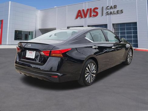 Used 2025 Nissan Altima 2.5 SV FWD image 6