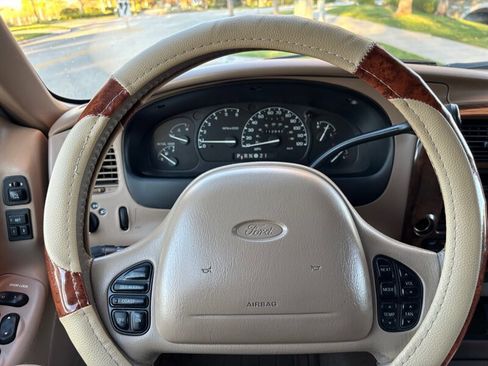 Used 1999 Ford Explorer Limited image 30