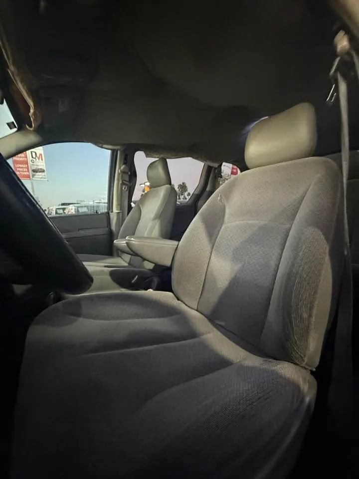 Used 2006 Dodge Caravan SE w/ Popular Equipment Group I FWD image 9