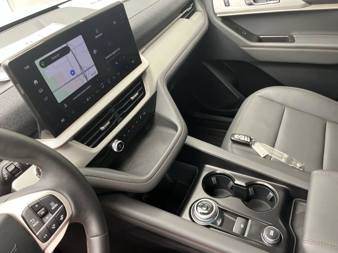 Used 2026 Ford Explorer Active w/ Active Comfort Package AWD/4WD image 18