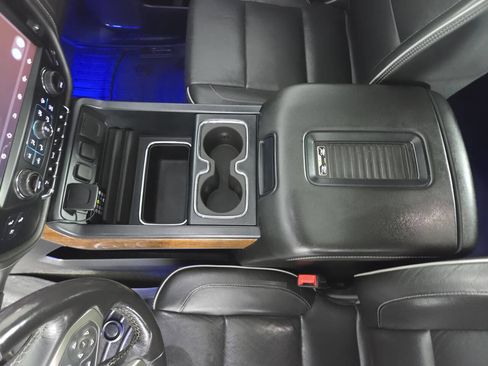 Used 2018 Chevrolet Silverado 2500 High Country AWD/4WD image 25