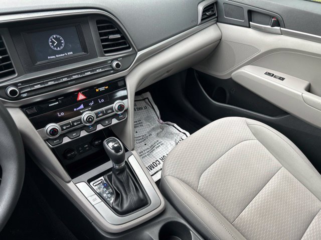 Used 2020 Hyundai Elantra SE FWD image 11