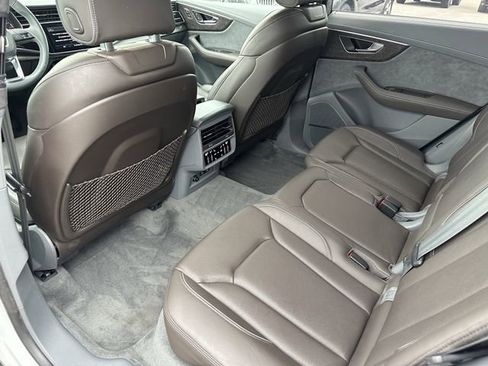 Used 2022 Audi Q8 Prestige image 18