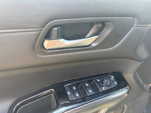 Used 2023 Nissan Pathfinder SL AWD/4WD image 12