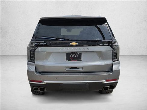Used 2025 Chevrolet Suburban High Country w/ Sun And Tow Package RWD image 6
