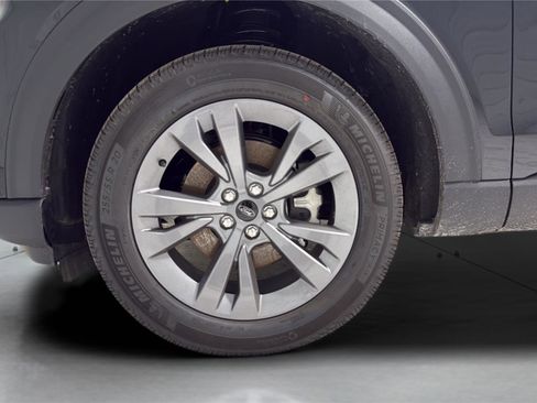 New 2026 Ford Explorer Active w/ Active Comfort Package image 9