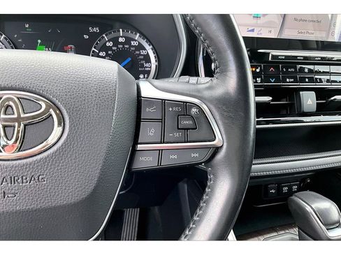 Used 2021 Toyota Highlander Platinum image 12