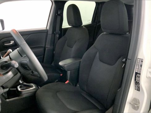 Used 2023 Jeep Renegade Latitude image 22