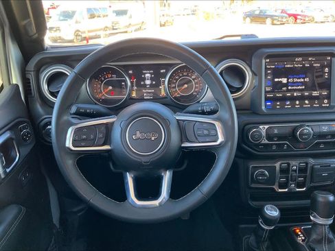 Used 2023 Jeep Gladiator Overland image 5