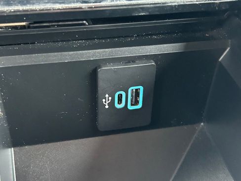 Used 2024 Ford F250 Lariat w/ Sport Appearance Package image 33