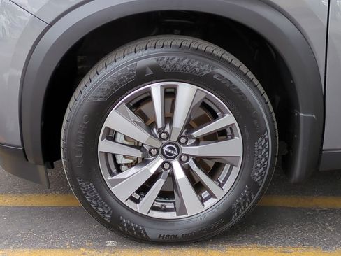 Certified 2022 Nissan Pathfinder SL w/ Lighting Package (N92) image 28