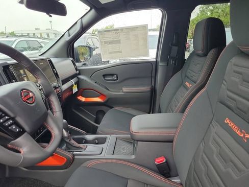 New 2026 Nissan Frontier Pro-X w/ Pro-X Convenience Package RWD image 8
