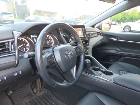 Used 2023 Toyota Camry SE FWD image 6