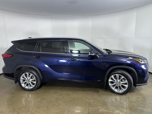 Used 2023 Toyota Highlander Limited image 9